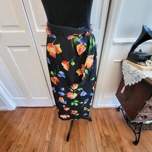 4/$19 Vintage 90's Black Floral Tulip Midi Skirt with Pockets sz 16 Cottagecore